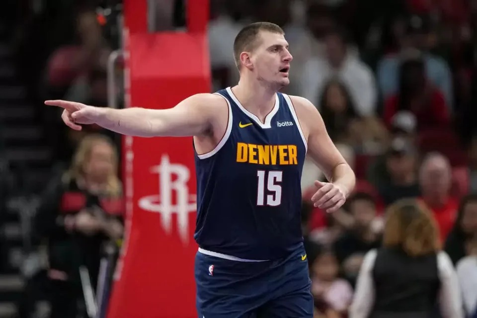 Jokic’s Dominant 35+16 Outshines Edwards’ 30+8+8 as Nuggets Edge Past Timberwolves